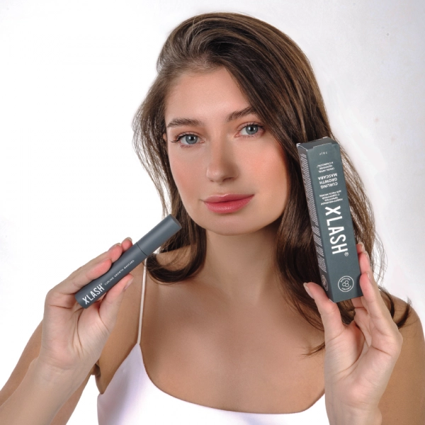 Подкручивающая термотушь с сывороткой для роста ресниц XLASH Curling Growth Mascara, 7 г
