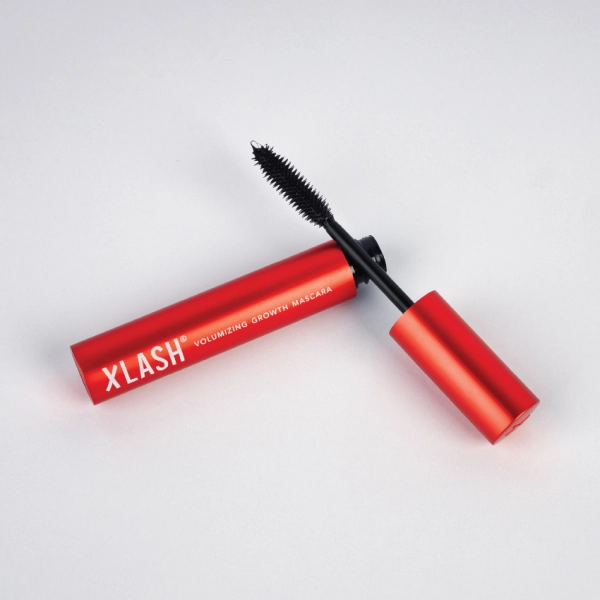 Увеличивающая объем термотушь с сывороткой для роста ресниц XLASH Volumizing Growth Mascara, 7 г